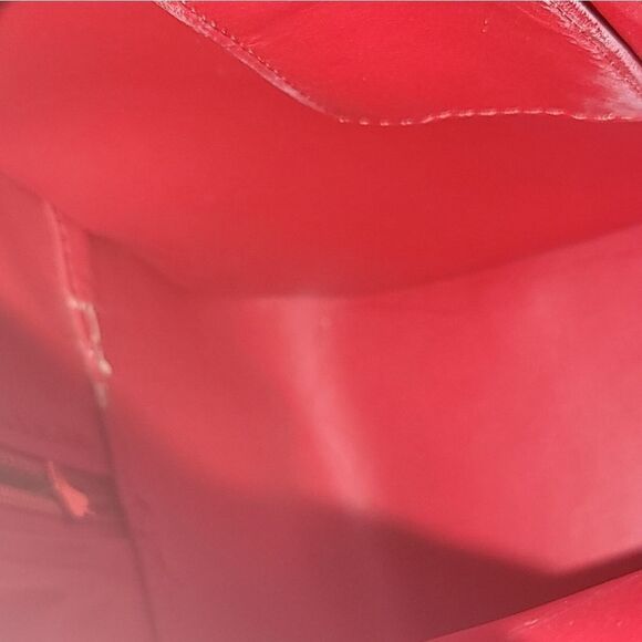 Louis Vuitton VTG Red Vernis Travel Bag in Preloved Condition with Dust Bag - Picture 12 of 16